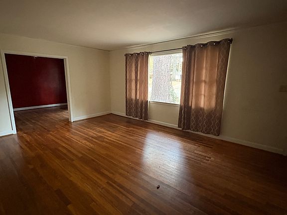 2nd image of 913 Hillman St