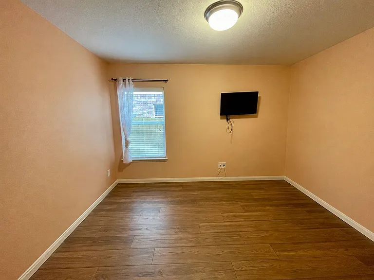 2035 Borthwick Ln — Photo 30