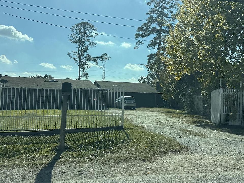 2nd image of 16304 Pecan St