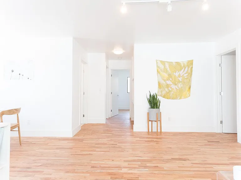 252 S Avenue 18 #2 — Photo 3