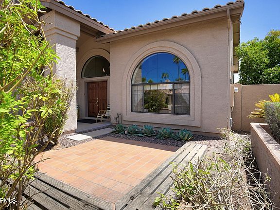 5th image of 1013 W IRIS Drive