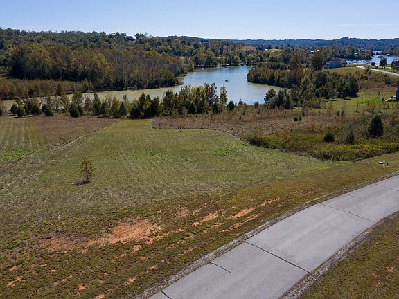 3rd image of Pointe Vista Dr