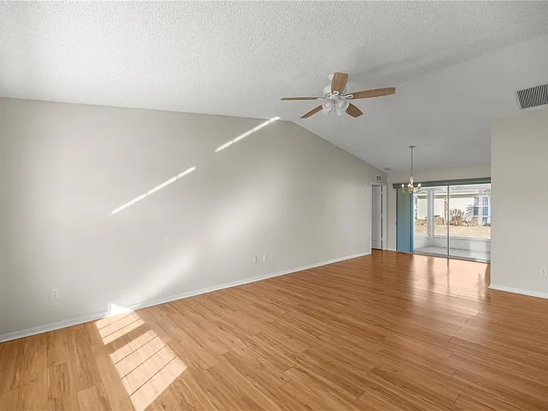 8478 SW 61st Terrace Rd — Photo 4