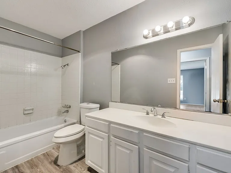 2814 Meadow Park Dr — Photo 13