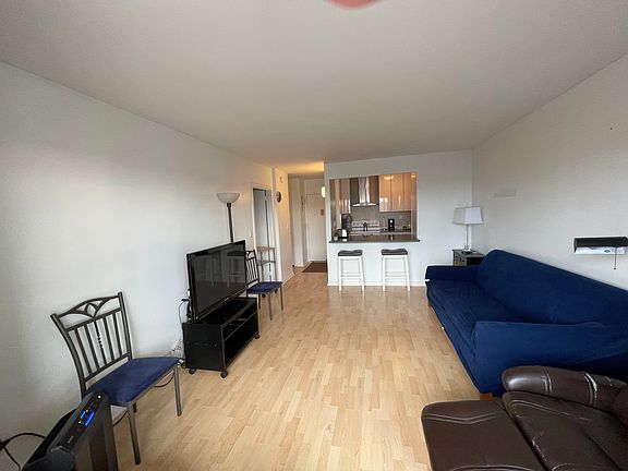3rd image of 2540 Shore Blvd APT 7I