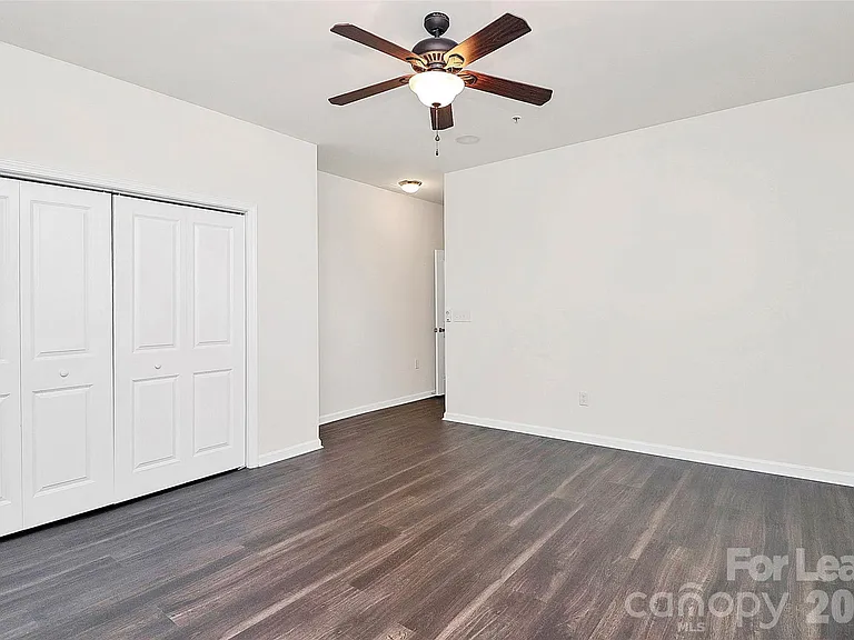 1654 Walnut View Dr — Photo 7
