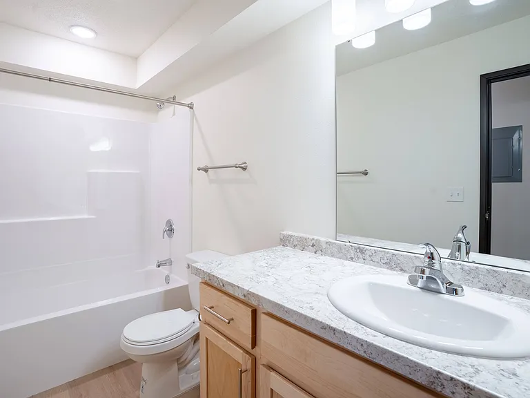 Cherry Creek Apartments | 21D | Bathroom