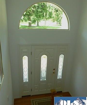 3rd image of 117 Greenway Dr