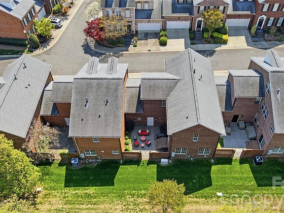 4th image of 9423 Bonnie Briar Cir