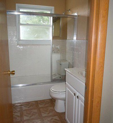 4th image of 4728 Primrose Ln