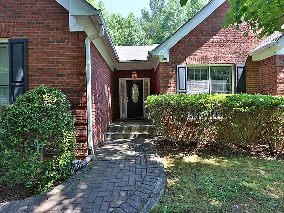 3rd image of 3998 Tamarack Dr