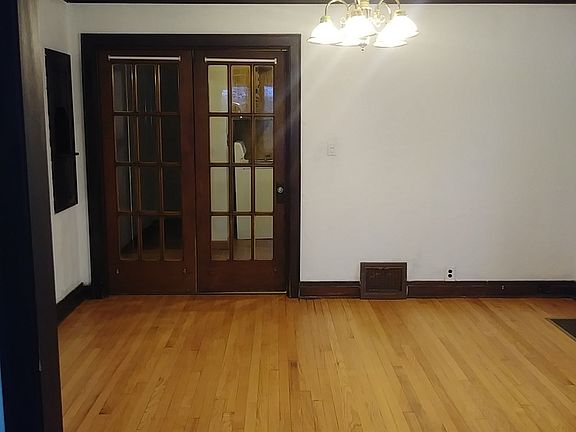 4th image of 2744 Burr Oak Ave
