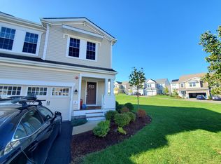 2 Juniper Trl, Hopkinton, MA 01748