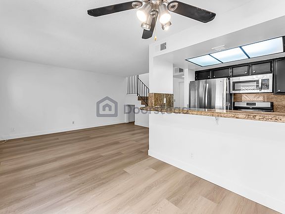 4th image of 15555 Nordhoff St APT 11