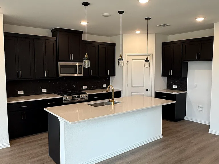768 Waterhouse Lake Dr — Photo 4