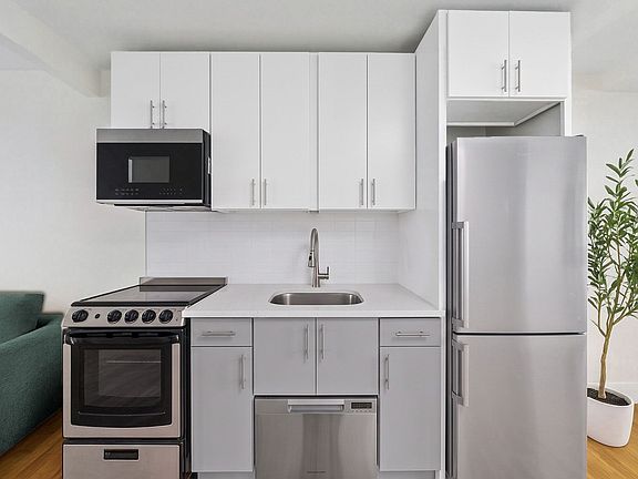 2nd image of 185 Hester St #1F