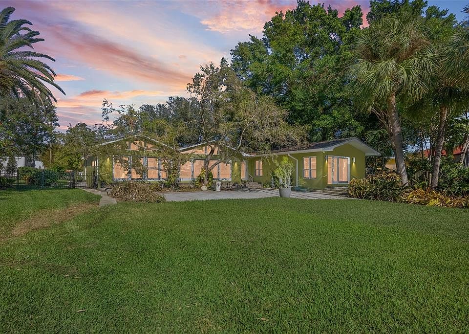 1st image of 808 Monterey Blvd NE