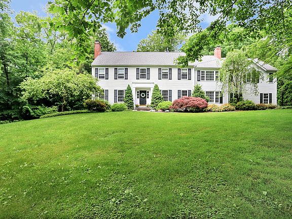 Very spacious private yard