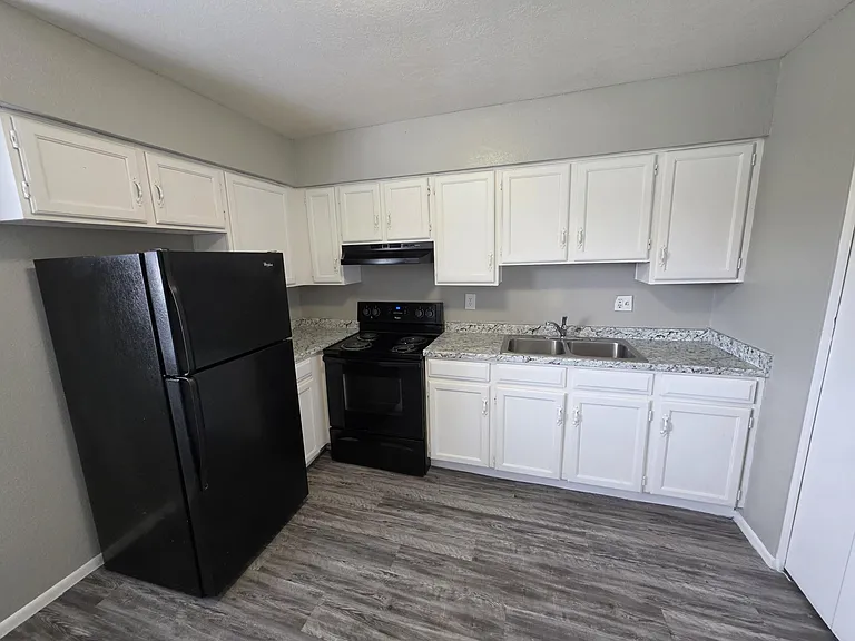 11045 N 17th Ave #2-D — Photo 6