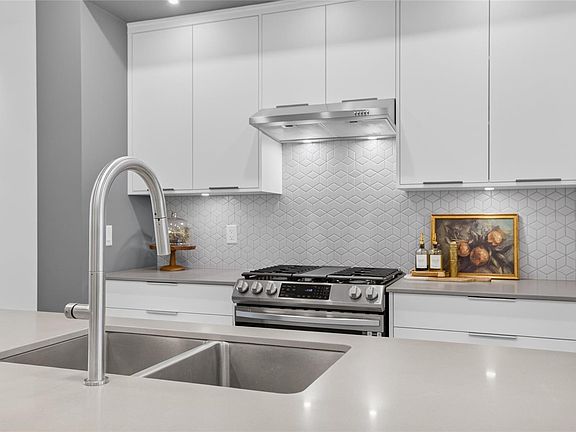 3rd image of 2310 Guthrie Rd #38