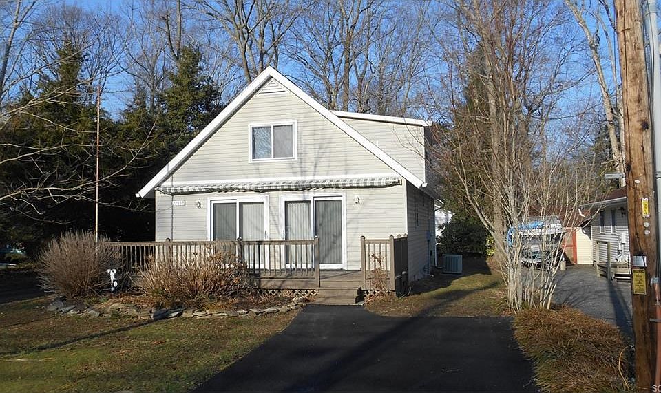 1st image of 22852 Dogwood Dr