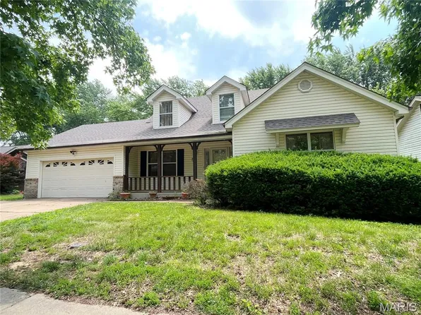2914 Wood Poppy Dr, Florissant, MO 63031