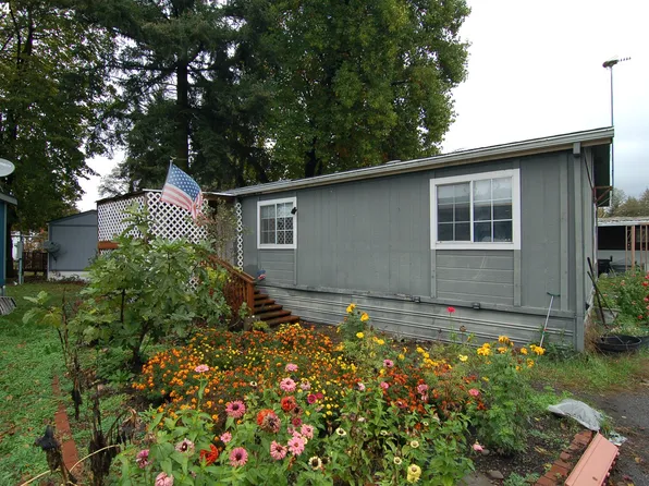 34955 Fawn Ln #57, Deer Island, OR 97054