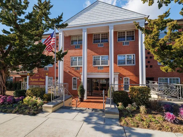 250 N Village Avenue #A-16, Rockville Centre, NY 11570