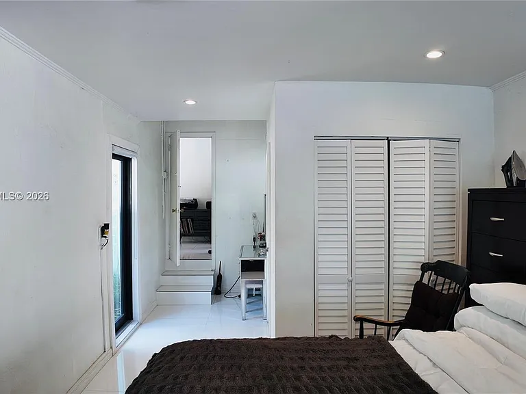 9021 N Miami Ave — Photo 9