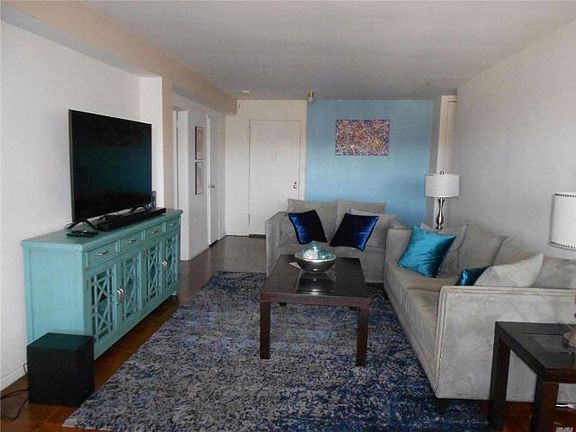 4th image of 854 E Broadway APT 5M