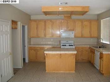 2nd image of 890 Orchid Ct