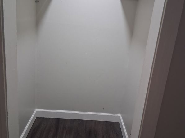 665 N College St #D1
