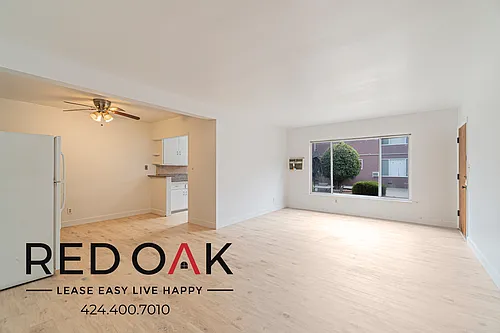 3925 Roxanne Ave Photo 1