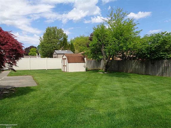 4th image of 14627 Lakeshore Dr