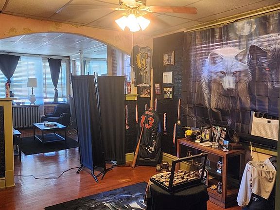 3rd image of 4450 Holly Ave