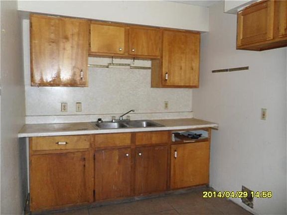 5th image of 305 E Stubbs St