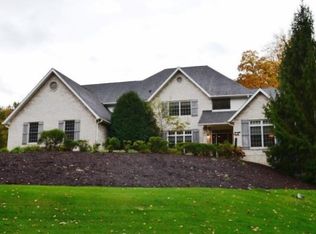 2174 N Hametown Rd, Akron, OH 44333