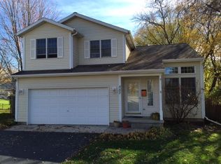 557 W South St, Woodstock, IL
