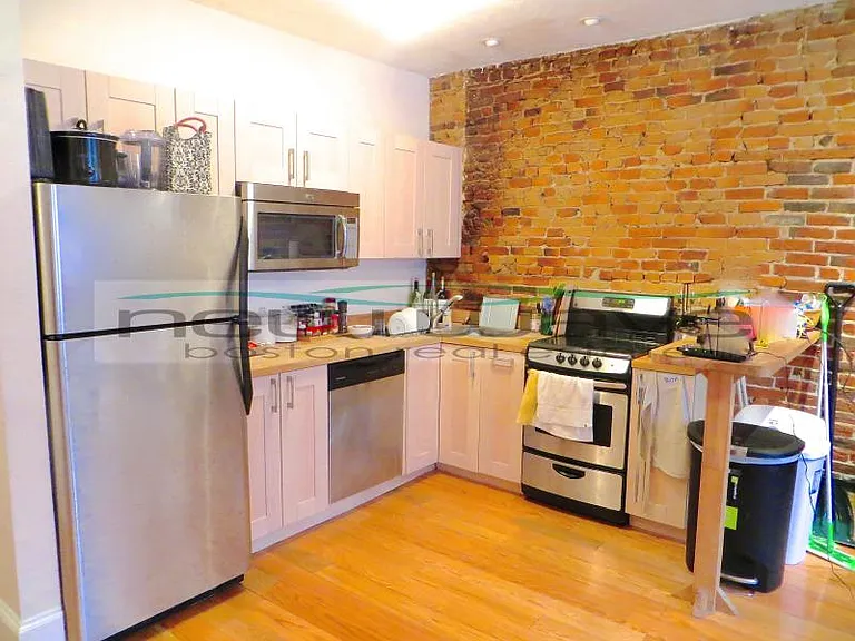 206 Northampton St #3 — Photo 2