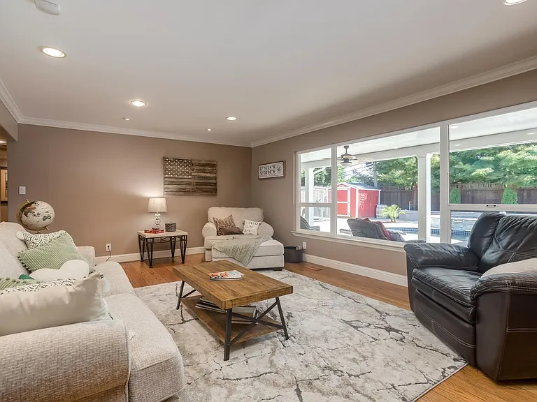 1176 Koch Ln — Photo 6