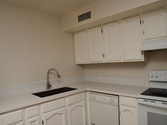 5th image of 5168 Greene Ln APT A