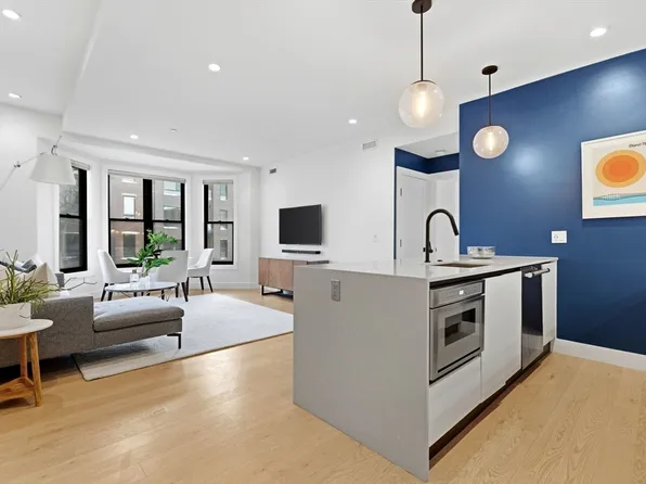 472 W Broadway #201, Boston, MA 02127