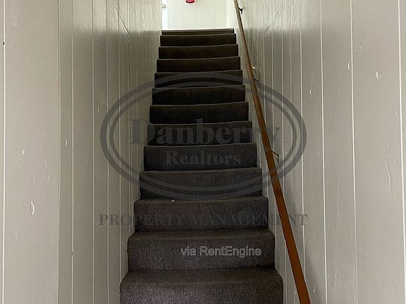 3rd image of 324 N Main St #324