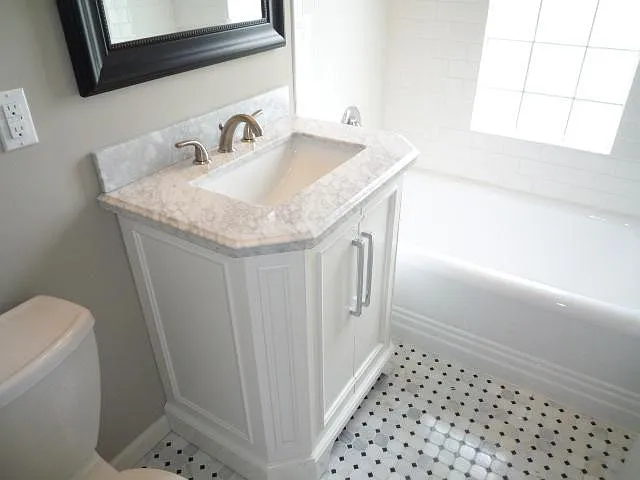 2739 Emerson Ave S — Photo 9