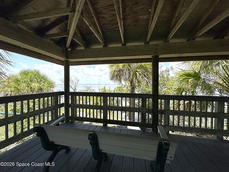 616 Manatee Bay Dr — Photo 44