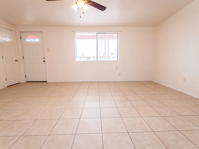 3799 E Foothills Dr — Photo 8