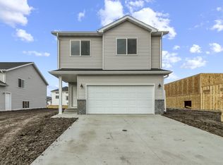 3819 19th St S, Moorhead, MN 56560