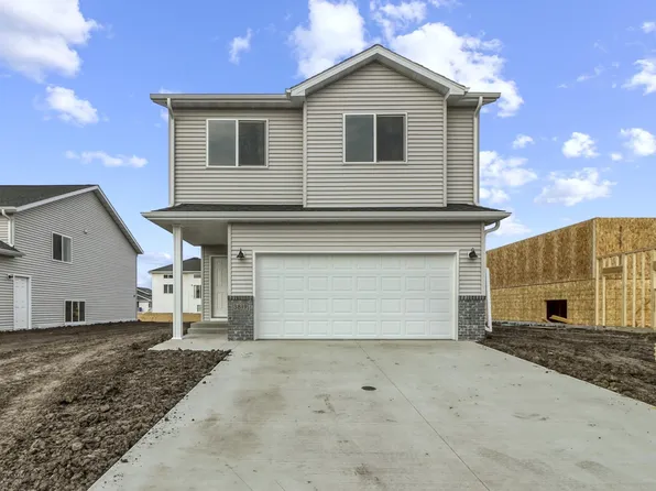 3819 19th St S, Moorhead, MN 56560