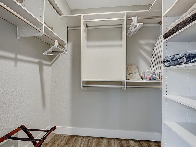 2105 N Booth St — Photo 16