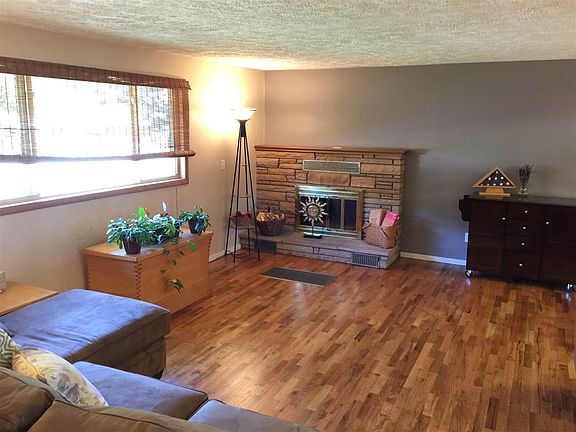 2nd image of 8416 N Jefferson Dr